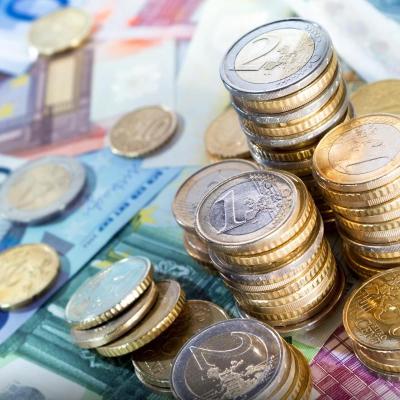 Bis zu 1.120 Euro mehr - Neue Gehaltserhöhung rückwirkend fix Bis zu 1.120 Euro mehr - Neue Gehaltserhöhung rückwirkend fix